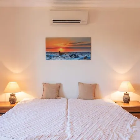 Castelo - Cosy Modern - 500m From Castelo *