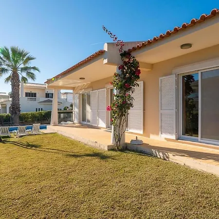 Castelo - Cosy Modern - 500m From Castelo Villa