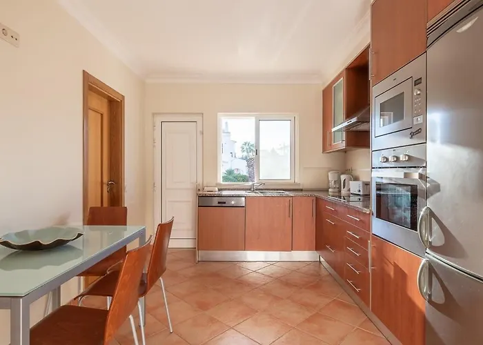 Castelo - Cosy Modern - 500m From Castelo * Albufeira